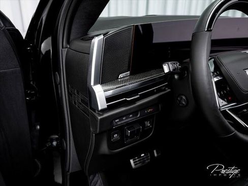 Used 2025 Cadillac Escalade ESV V AWD/4WD image 22