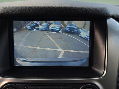 Used 2018 Chevrolet Suburban LT image 32