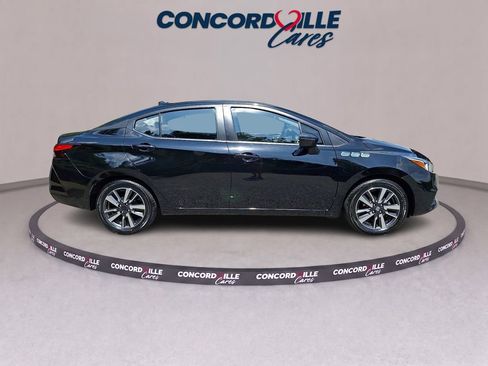 Used 2021 Nissan Versa SV FWD image 7