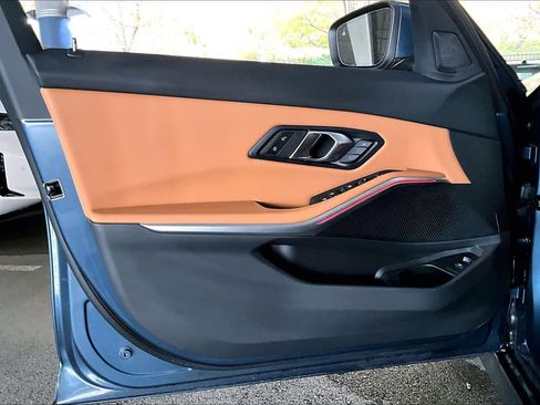 Certified 2025 BMW 330i Sedan image 21