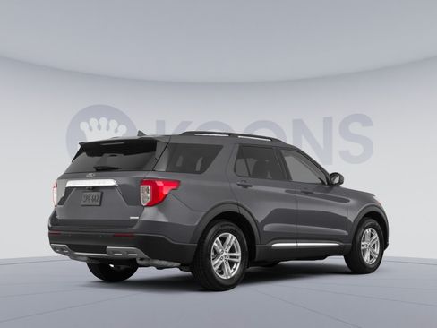 Used 2020 Ford Explorer XLT w/ Comfort Package AWD/4WD image 4