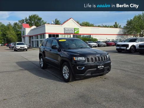 Used 2021 Jeep Grand Cherokee Laredo AWD/4WD image 1