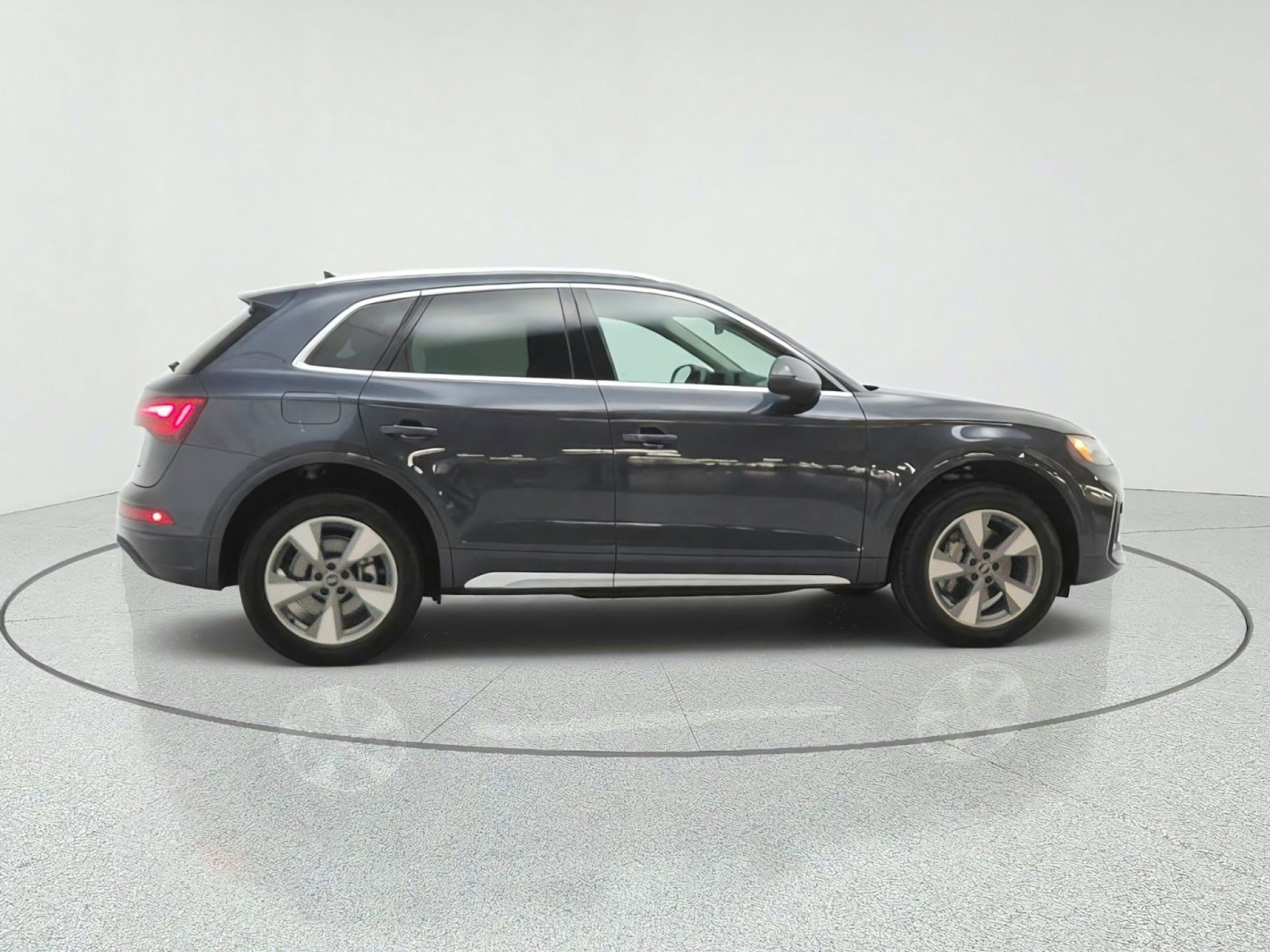 Used 2023 Audi Q5 2.0T Premium w/ Convenience Package AWD/4WD image 4