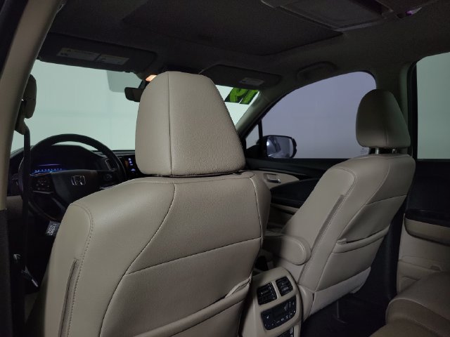 Used 2019 Honda Pilot Touring image 17