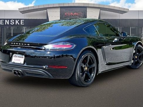 Used 2021 Porsche 718 Cayman RWD image 2