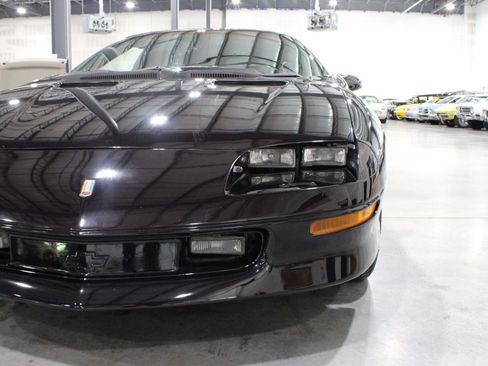 Used 1995 Chevrolet Camaro Z28 RWD image 36
