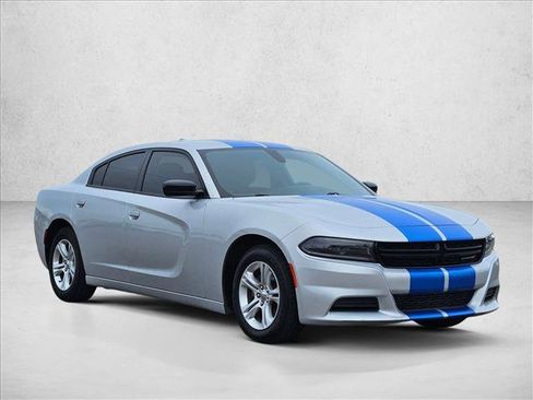 Used 2023 Dodge Charger SXT image 3