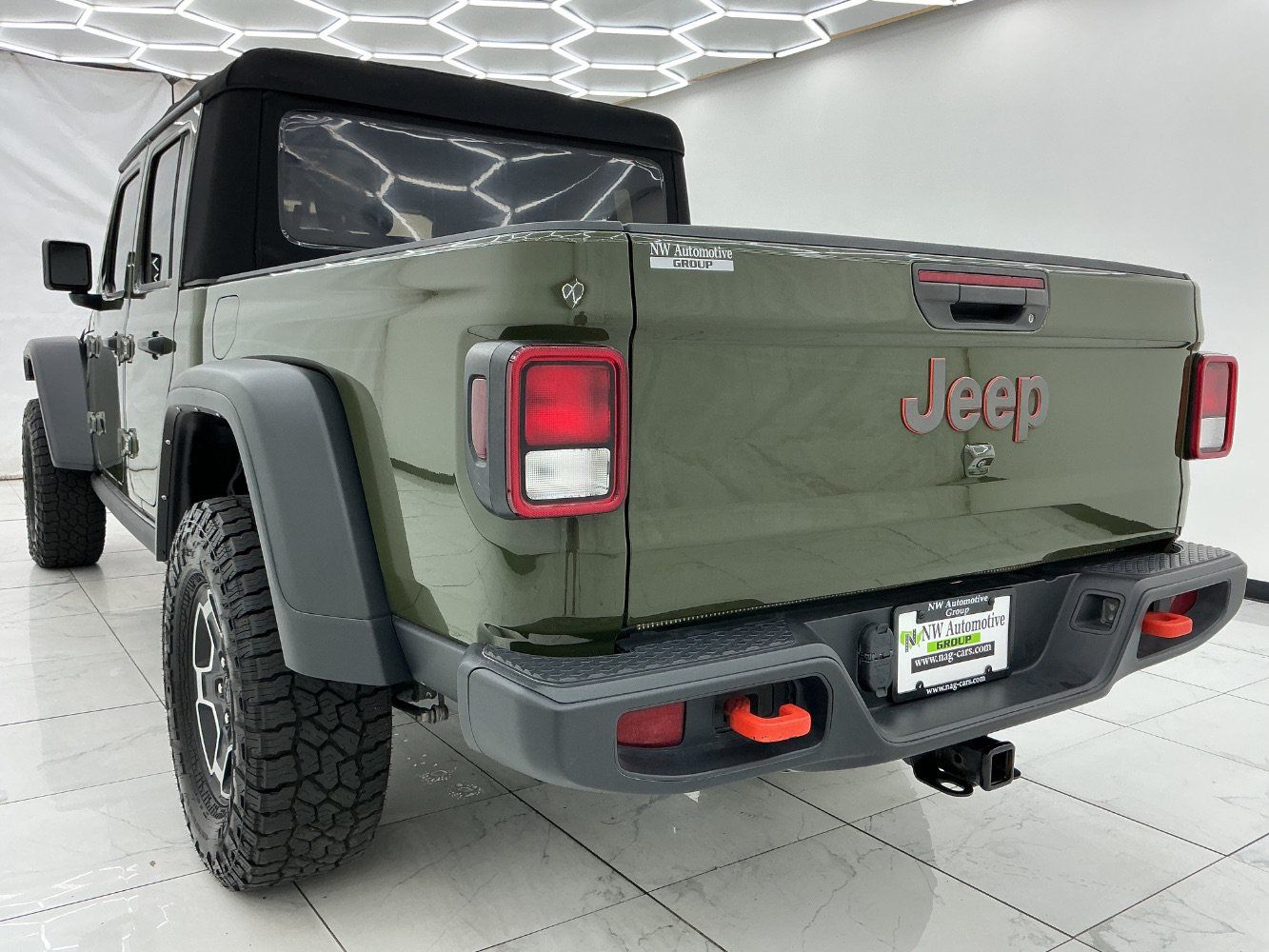 Used 2023 Jeep Gladiator Mojave w/ Trailer Tow Package AWD/4WD image 9