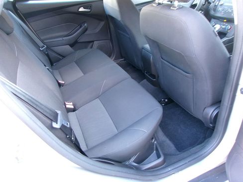 Used 2016 Ford Focus SE image 10