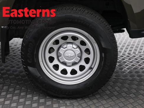 Used 2024 Chevrolet Colorado W/T image 32