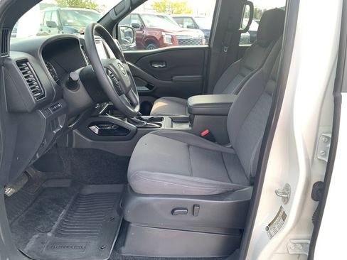 Used 2023 Nissan Frontier SV w/ Midnight Edition Package AWD/4WD image 17