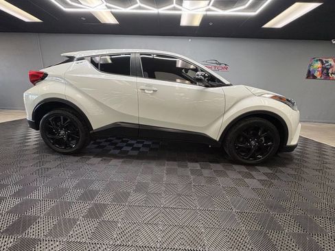 Used 2018 Toyota C-HR XLE image 10