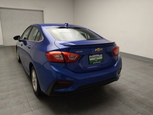 Used 2017 Chevrolet Cruze LT w/ Convenience Package FWD image 6