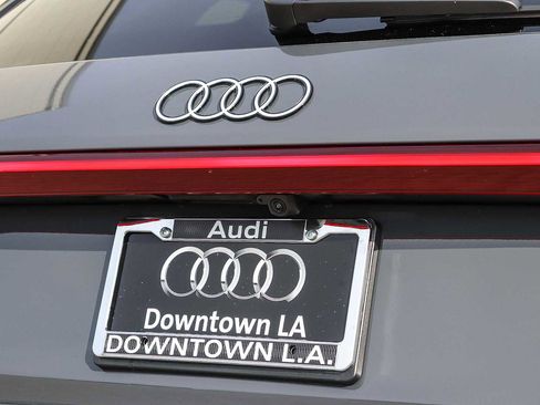 Used 2025 Audi Q6 e-tron Premium w/ Convenience Package image 11