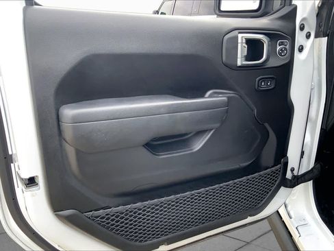 Used 2026 Jeep Wrangler Unlimited Rubicon AWD/4WD image 22