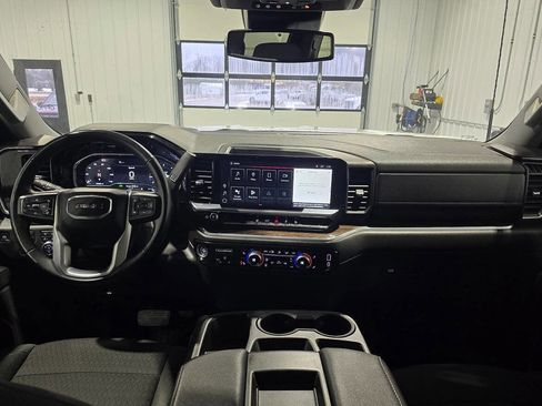 Used 2024 GMC Sierra 3500 SLE image 11