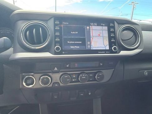 Used 2021 Toyota Tacoma TRD Off-Road w/ TRD Premium Off Road Package AWD/4WD image 21