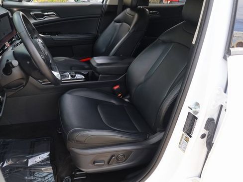 Used 2023 Kia Sportage SX image 12