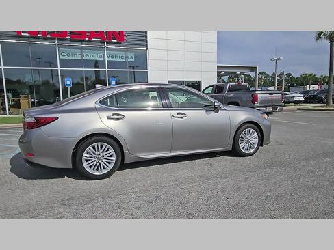 Used 2015 Lexus ES 350 w/ Luxury Package FWD image 36