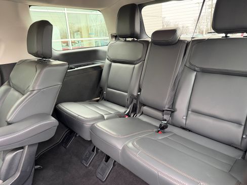 Certified 2025 Ford Expedition Active AWD/4WD image 13