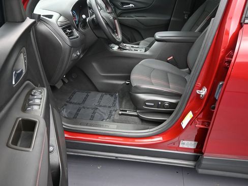 Used 2023 Chevrolet Equinox RS image 12