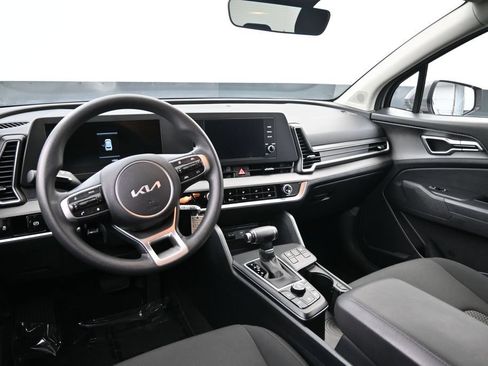 Used 2025 Kia Sportage LX AWD/4WD image 11