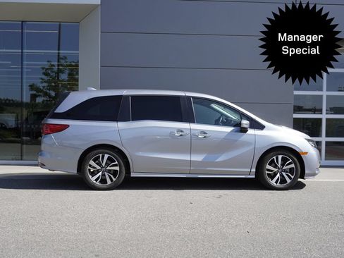 Used 2023 Honda Odyssey Touring image 7