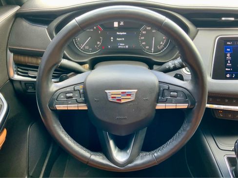 Used 2021 Cadillac XT4 Premium Luxury w/ Enhanced Visibility Package image 39