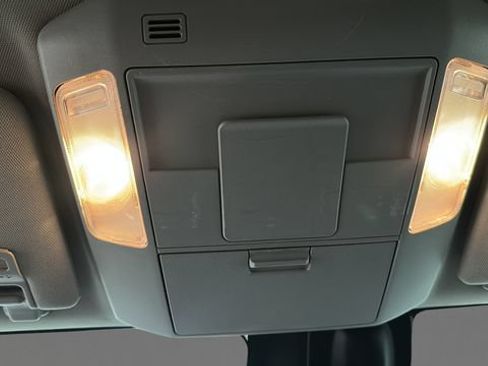 Used 2018 Toyota Tundra SR5 AWD/4WD image 22