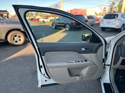 Used 2012 Ford Fusion SE image 12