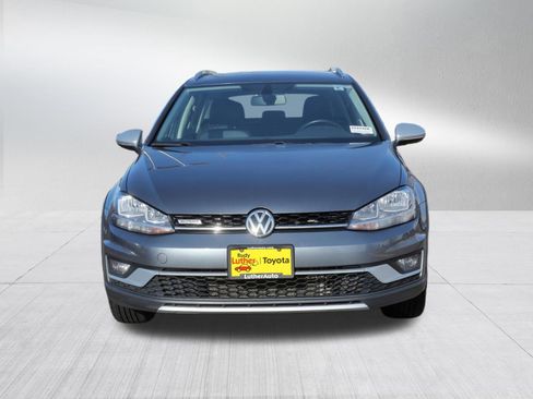 Used 2018 Volkswagen Golf Alltrack S image 2