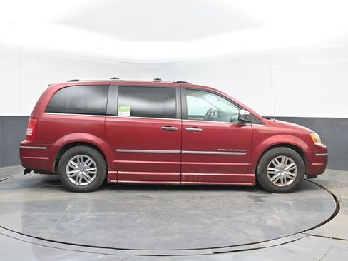 Used 2010 Chrysler Town & Country Limited FWD image 11