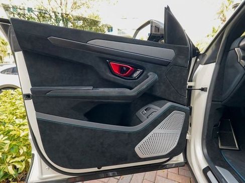 Used 2023 Lamborghini Urus Performante image 56