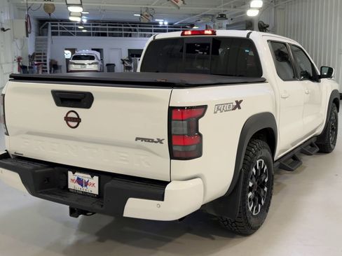 Used 2022 Nissan Frontier Pro-X RWD image 9