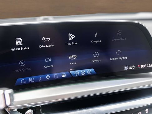 Used 2025 Cadillac Lyriq Luxury image 16