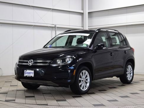 Used 2017 Volkswagen Tiguan Limited w/ Premium Package image 3