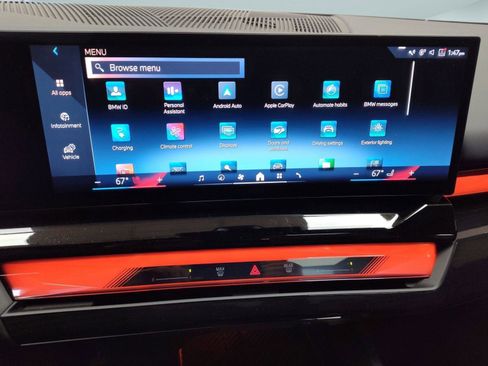 Certified 2025 BMW 550e xDrive w/ Executive Package image 17