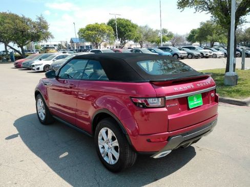 Used 2018 Land Rover Range Rover Evoque SE Dynamic image 17