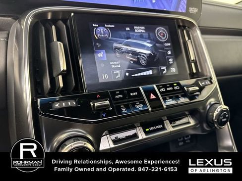 Used 2024 Lexus LX 600 4WD w/ Luxury Package image 9
