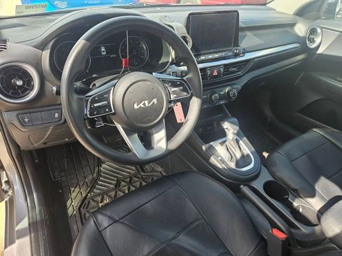 Used 2023 Kia Forte LXS FWD image 5