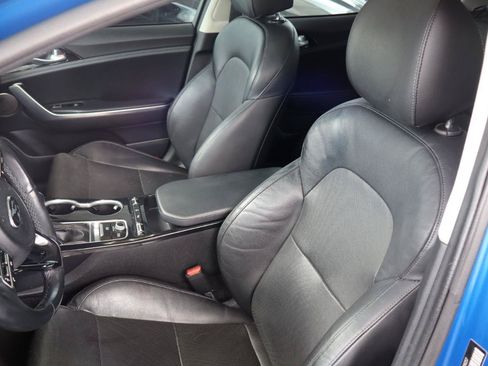 Used 2018 Kia Stinger Premium RWD image 13