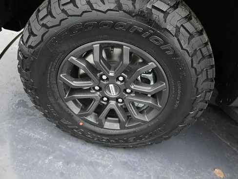 New 2025 Ford Ranger Raptor image 32