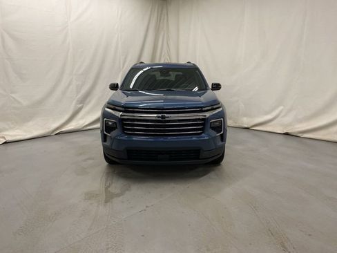 New 2026 Chevrolet Traverse LT w/ Sun and Wheel Package image 3