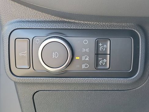 New 2026 Ford Explorer Active w/ Active Comfort Package RWD image 32