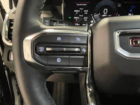 Used 2025 GMC Acadia Elevation image 37