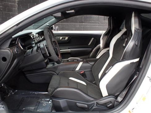 Used 2021 Ford Mustang Shelby GT500 w/ Carbon Fiber Track Pack RWD image 50