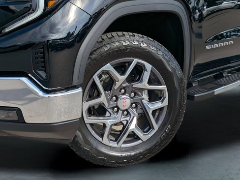 Used 2025 GMC Sierra 1500 SLT AWD/4WD image 2