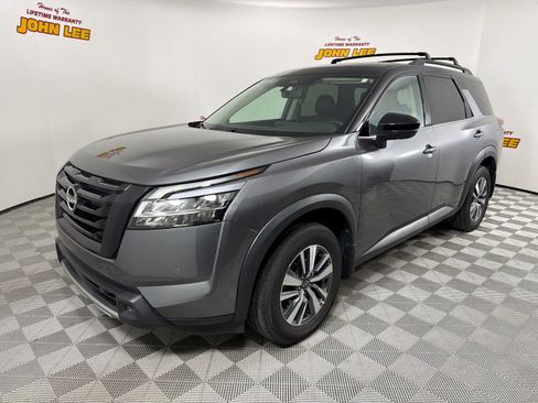 Certified 2024 Nissan Pathfinder SL w/ Black Appearance Package FWD image 1