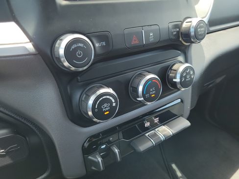 Used 2024 RAM 3500 Big Horn AWD/4WD image 23