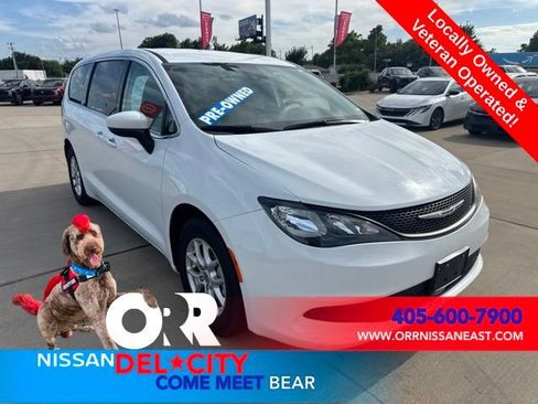 Used 2023 Chrysler Voyager LX FWD image 7